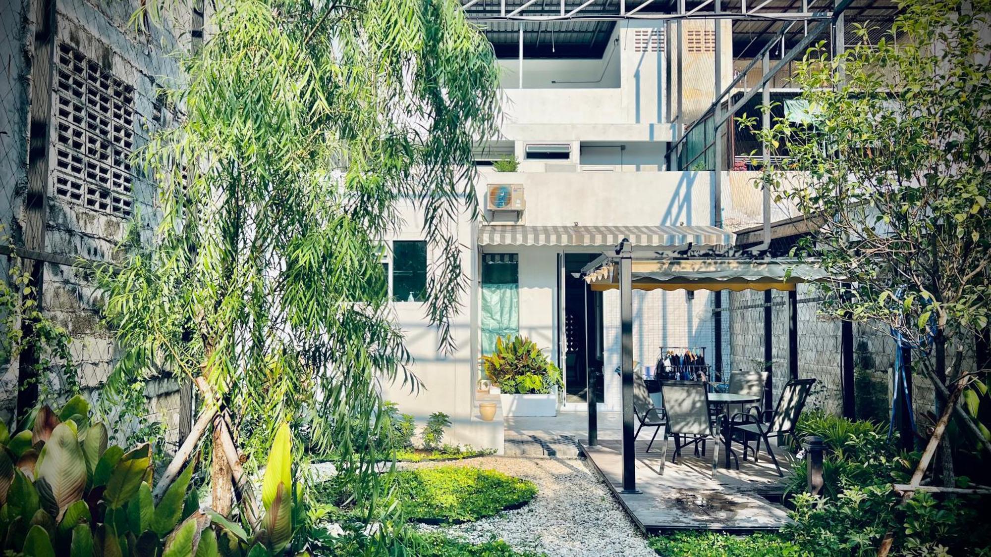 Momento Hotel And Cafe Khon Kaen Buitenkant foto